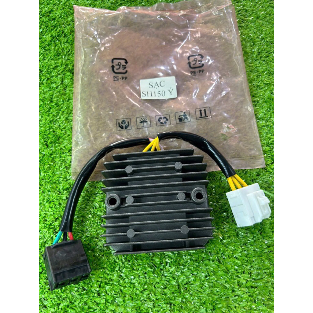 Sạc dùng cho xe SH ý đời 2006-2012 hàng đẹp