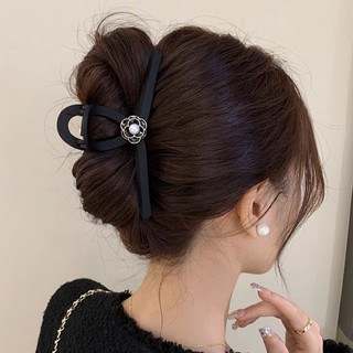 Kẹp tóc càng cua đính hoa trà • Mây Fashion Jewelry - 824.08