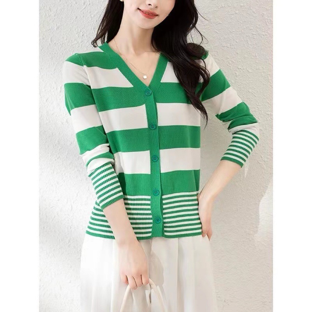 Áo len mongtogi,áo len dệt kim tay dài hàng thanh lý hoạ tiết dễ thương tổng hợp nhiều mãu size 45-57kg.