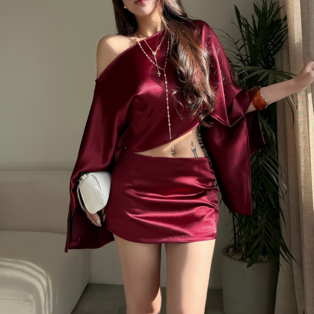 Set Áo lụa form Crop trễ vai CROISSANT đi kèm chân váy Lụa 2 lớp  FFCLUB