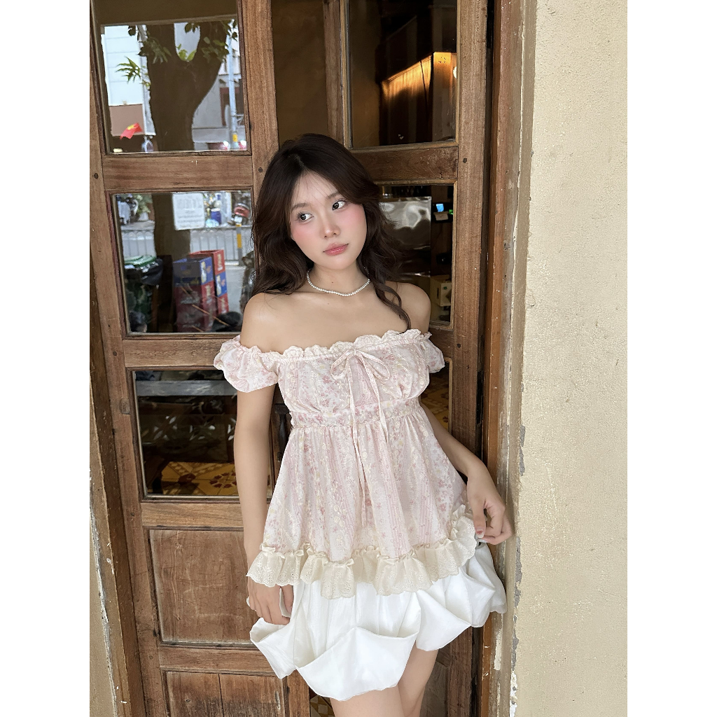 [QUÀ TẶNG] Áo Babydoll Trễ Vai Hoa Nhí Bánh Bèo Form Xòe – FAIRY Top