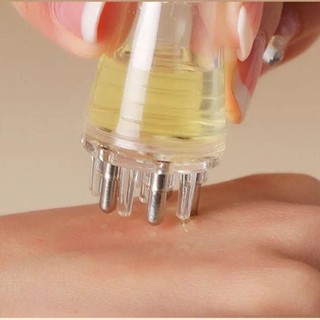 Dụng Cụ Massage Dưỡng Da Đầu - LƯỢC LĂN TINH DẦU DƯỠNG TÓC (DT02) Có Mức Chia Vạch Dung Tích Tiện Lợi