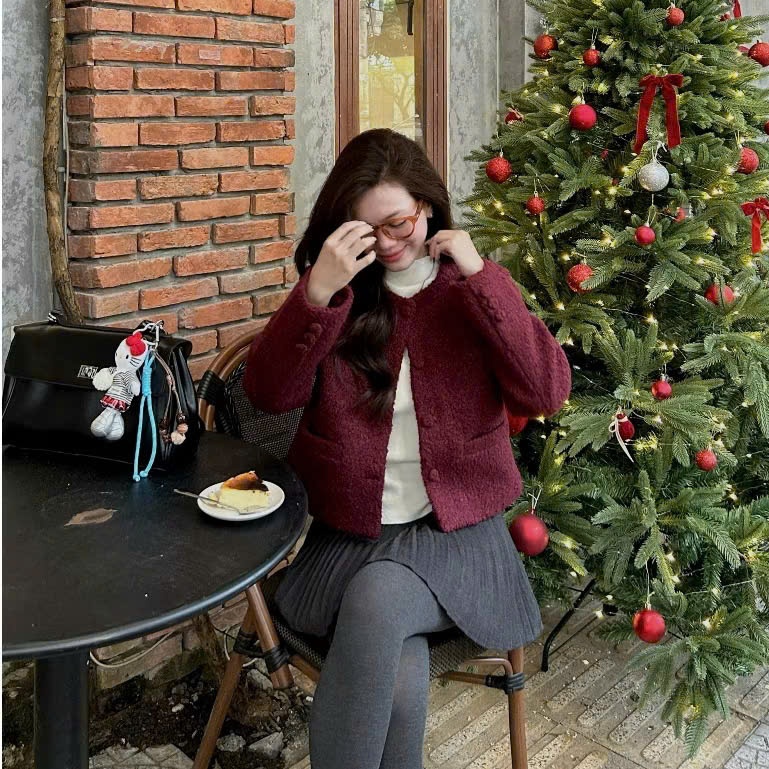 Áo Khoác dạ Tweed bông xù cúc bọc vải túi ngang SURAN TWEED màu đỏ burgundy mặc tết noel Aokhoacda1120 P0