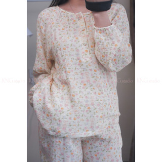 Đồ ngủ nữ tay dài quần dài – Pyjama vải xô muslin cổ tròn họa tiết | KNG.studio (Tặng kèm dây buộc tóc scrunchies)
