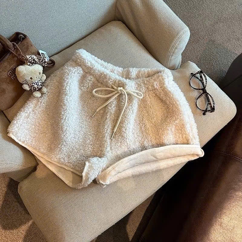 Quần Short Lông Cừu Cạp Chun Cao Cấp Ống Rộng Có Túi Gấu Vải Mềm Dễ Mix Đồ