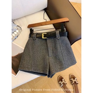 Quần Short Nữ ELEGANTE BOUTIQUE Viền Dọc Có Lót Trong Siêu Dày Dặn, Hack Dáng Đôi Chân Cực Tốt Mã 03065