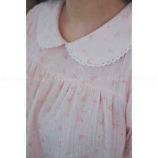 Đồ ngủ nữ tay ngắn quần đùi – Pyjama vải xô muslin cổ sen phối ren | KNG.studio (Tặng kèm dây buộc tóc scrunchies)