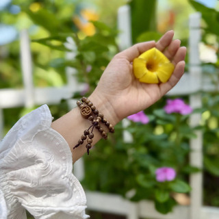 Vòng tay trầm hương cặp đôi 54 hạt mix charm chữ thập “Vạn Phúc”  TRACY GIFTS, tuổi trầm 7-10 năm quà tặng ý nghĩa