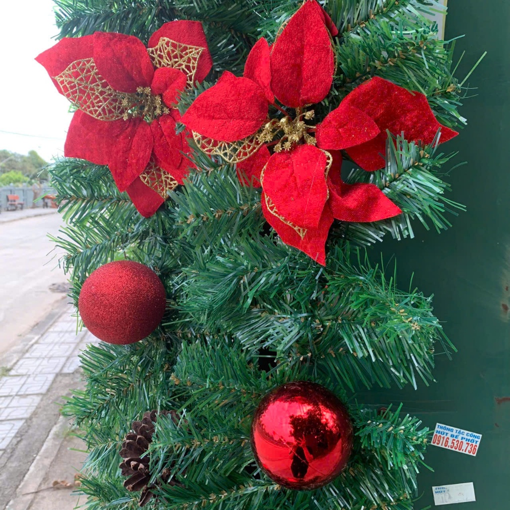 Dây thông 2.7m đã trang trí nhiều mẫu Deco Giáng Sinh