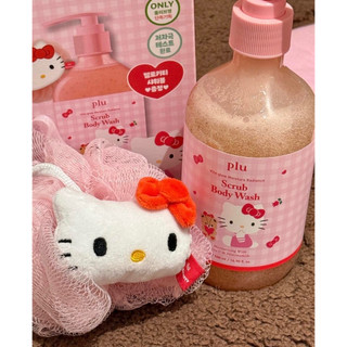 Sữa tắm tẩy tế bào chết Plu x Hello Kitty Vita-Glow Moisture Radiance Scrub Body Wash (phiên bản giới hạn)
