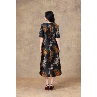 SWANLAKE | Váy Đầm Nữ Maxi Suông Cổ Tròn Vải Gấm Bông Chiết Eo Tay Lỡ Sang Trọng Đi Tiệc D13279