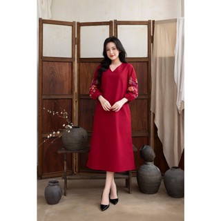 SWANLAKE | Váy Đầm Nữ Midi Suông Xẻ Tà Cổ V Tay Lỡ Thêu Hoa Nổi Vải Linen Công Sở Tiệc Có Túi D12131