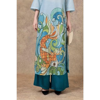 SWANLAKE | Áo Dài Nữ Cách Tân Vũ Môn Phom Suông Cổ Trụ Vải Linen Lụa In Họa Tiết Cá Chép Tết L13097
