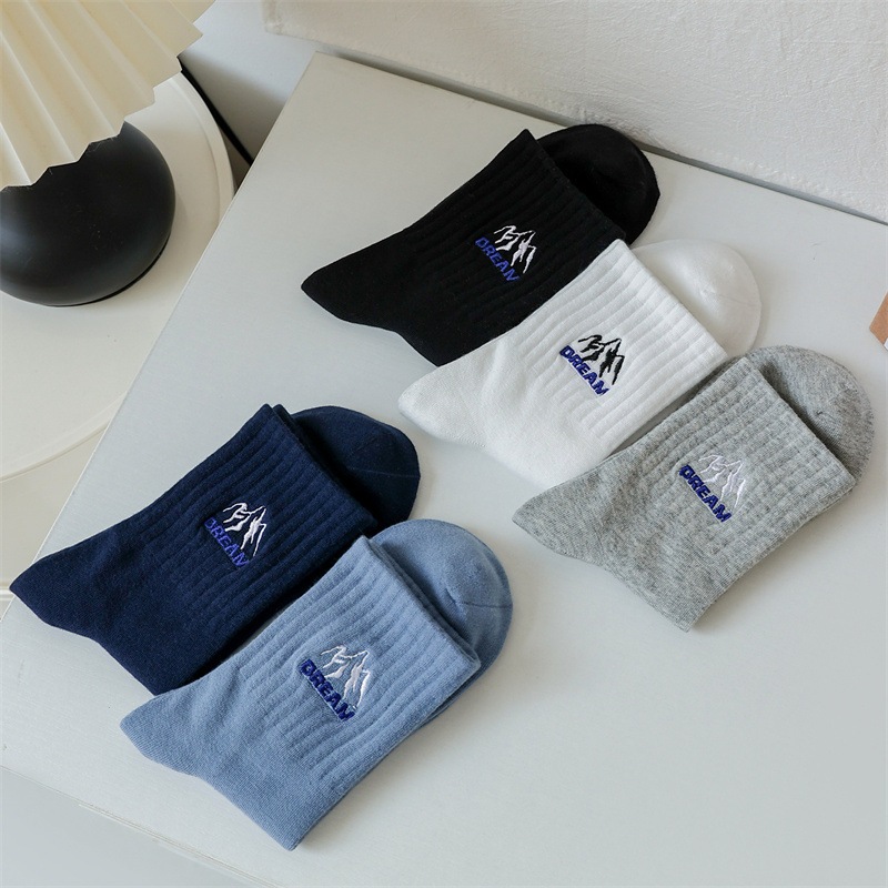 Vớ Tất chữ HUMAN cotton cổ cao nam nữ phong cách trẻ trung, năng động.