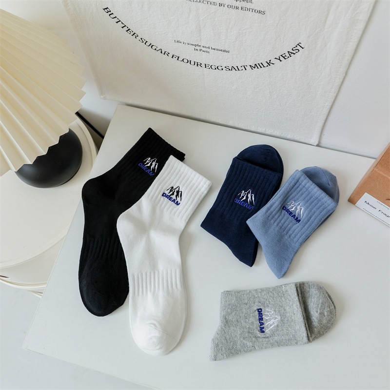 Vớ Tất chữ HUMAN cotton cổ cao nam nữ phong cách trẻ trung, năng động.