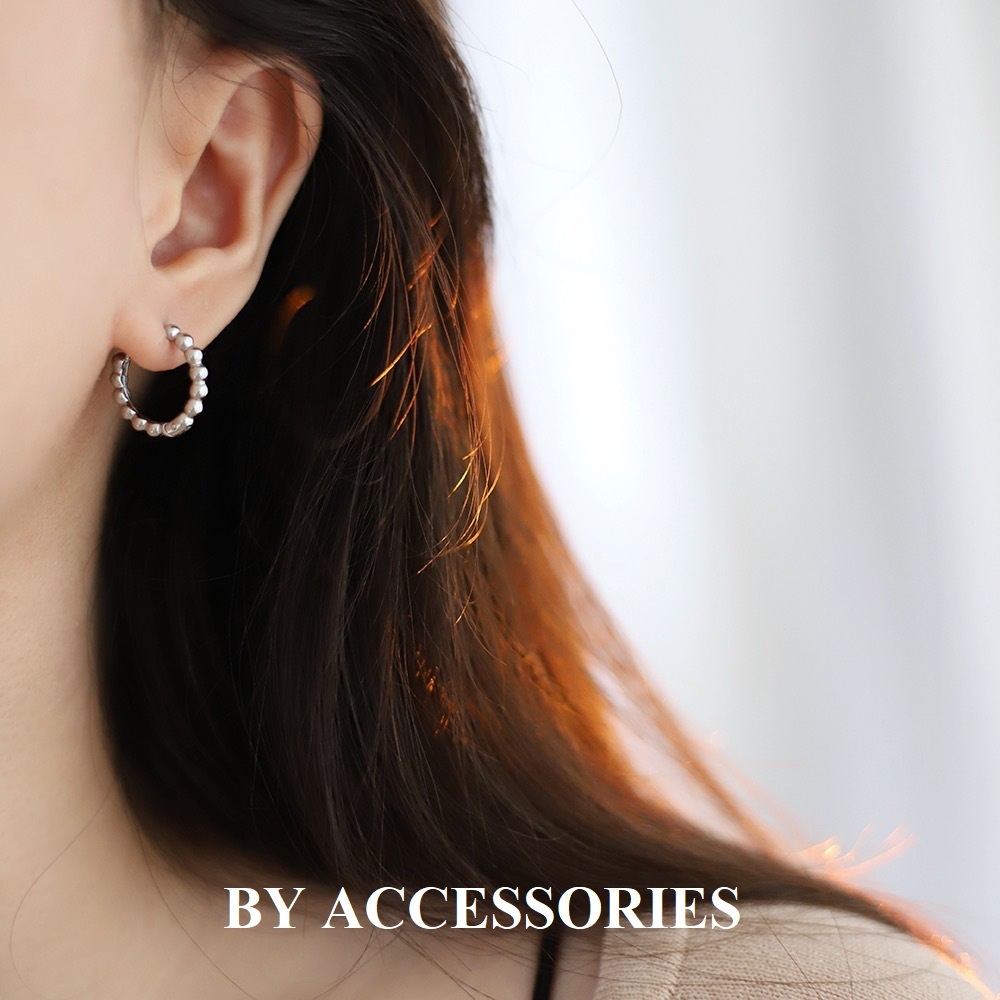 Bông tai nữ titan kiểu tròn hạt bi nối liền đơn giản mạ vàng không gỉ WE2458 BY ACCESSORIES