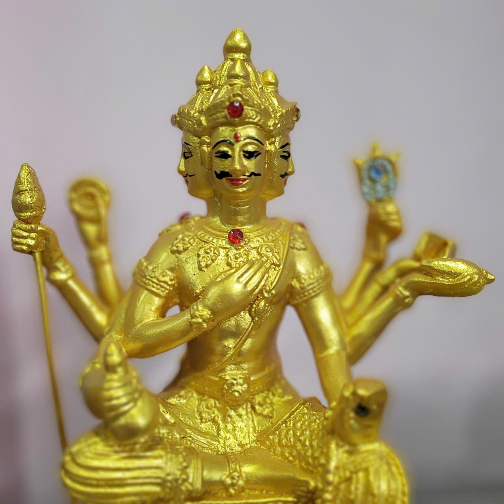Tượng Trang Trí Tứ Diện Màu Vàng Đồng Cao 25cm - Phụ kiện để bàn làm việc và quà tặng tân gia ý nghĩa