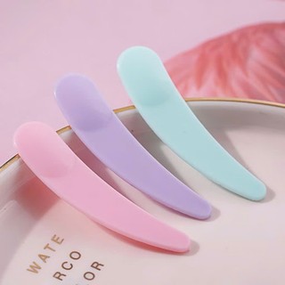Muỗng nhựa lấy son, muỗng lấy mỹ phẩm