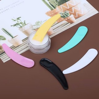 Muỗng nhựa lấy son, muỗng lấy mỹ phẩm