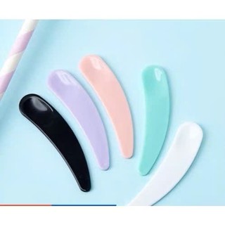 Muỗng nhựa lấy son, muỗng lấy mỹ phẩm