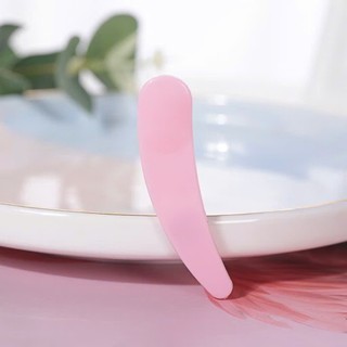 Muỗng nhựa lấy son, muỗng lấy mỹ phẩm