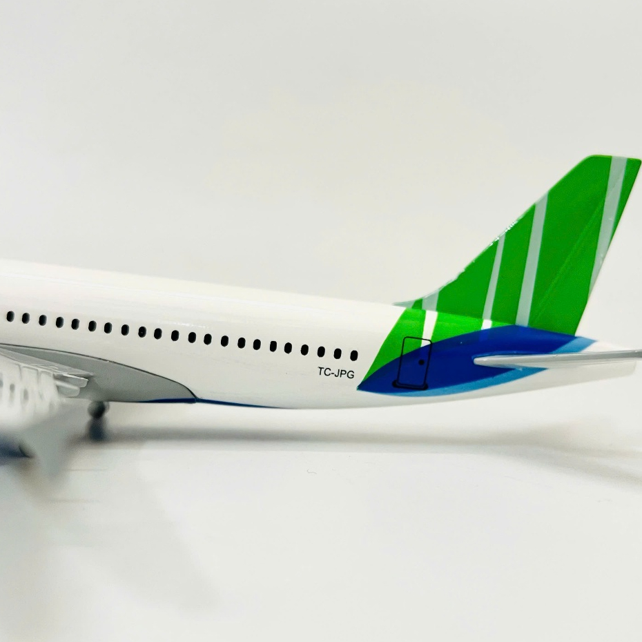 MÁY BAY BAMBOO AIRWAYS DÒNG AIRBUS A320 CÓ BÁNH XE + ĐẾ TRƯNG BÀY | MÔ HÌNH TỈ LỆ 1:400 (20CM)