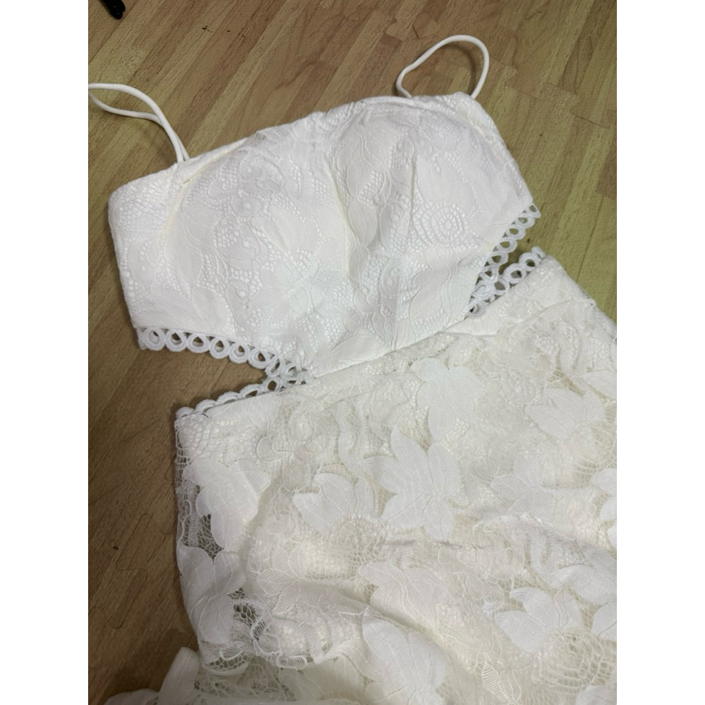 LBR Label | Đầm hãng ren trắng khoét eo nữ tình điệu đà xinh yêu