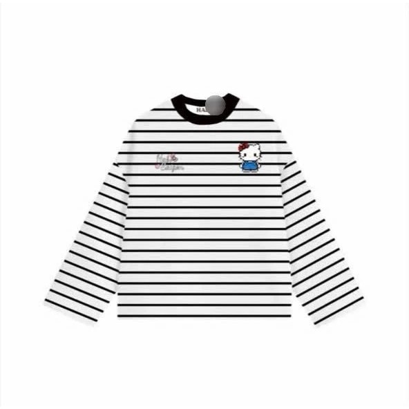 Áo Thun Thu Đông Dài Tay Mặc Bốn Mùa Hoạ Tiết Kẻ Văn In 2 Logo Hellokitty Dáng Rộng Basic Dễ Thương