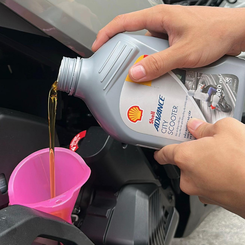 Nhớt Xe Tay Ga Shell Advance City Scooter 10W40 API SP 800ml Êm Xe Mát Máy - Sản Xuất Tại Thái Lan