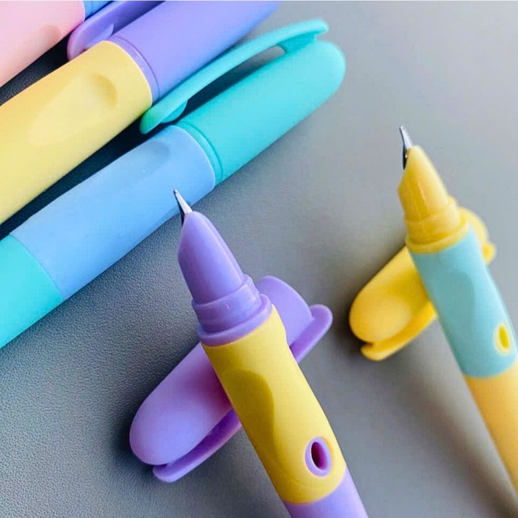 (Mẫu mới) Bút Máy Xóa S-01, Ngòi KimTinh 0.38 mm, Dễ Tẩy Xóa, Êm Trơn, Kèm Pitong Bơm Mực Lọ.