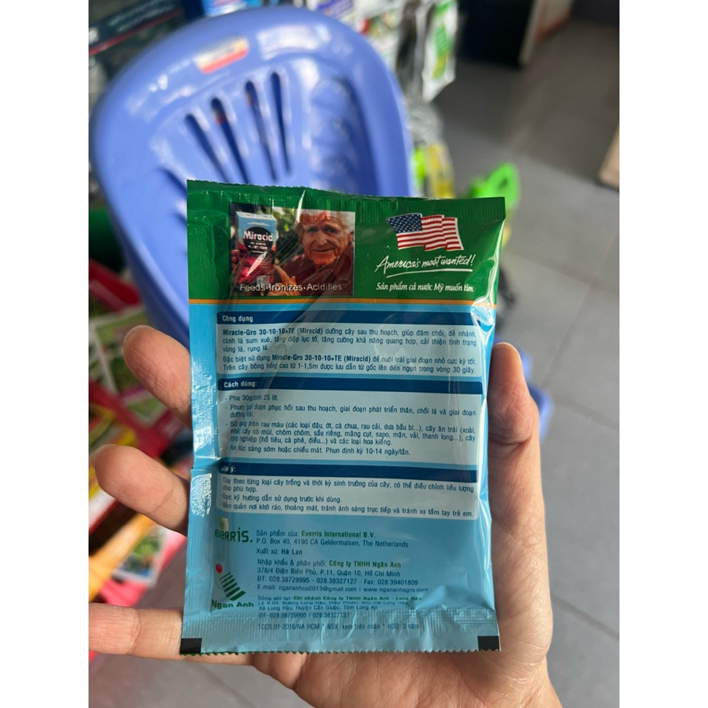 Phân bón lá NPK Miracle Gro 30-10-10+ TE gói 30g
