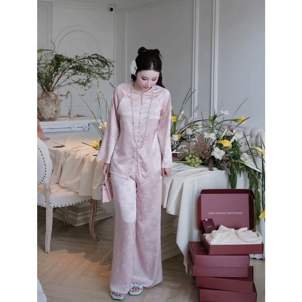 Pháp phục đi chùa Thanh trúc dài tray cổ tròn lụa gấm mềm mịn Bộ đồ đi lễ đính khuy đá cách điệu mặc tết, chụp ảnh