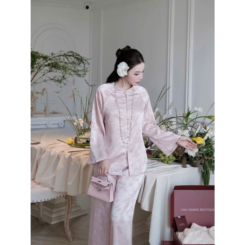 Pháp phục đi chùa Thanh trúc dài tray cổ tròn lụa gấm mềm mịn Bộ đồ đi lễ đính khuy đá cách điệu mặc tết, chụp ảnh