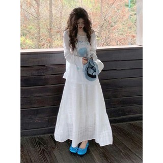 Áo thun giấy lệch vai dài tay in họa tiết vỏ sò màu xanh pastel dành cho nữ