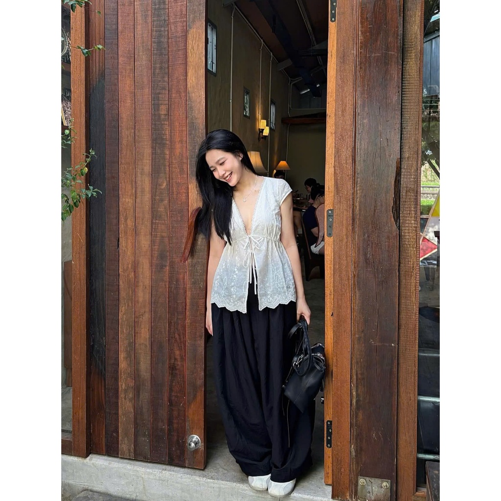 Áo Cổ V Voan Hoa Tay Hến Viền Ren Cột Dây Thắt Eo Sóng Hoa Nhí Điệu Đà NELO TOP SAN Clothings - P177