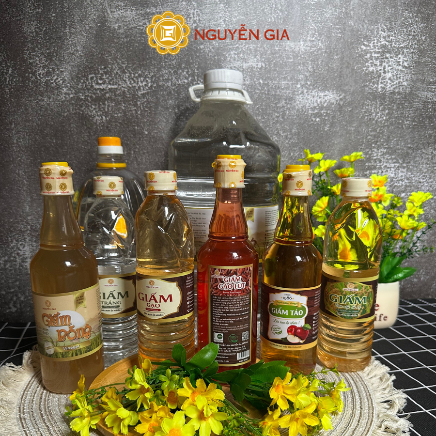 Giấm Trắng Lên Men Tự Nhiên Nguyễn Gia Capital 2L