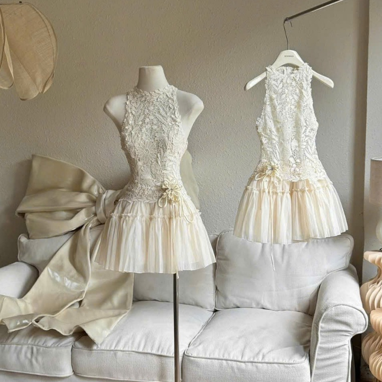 NTV CLOTHINGS Đầm yếm ren hoa sát nách phối voan sang chảnh tôn dáng gợi cảm 014