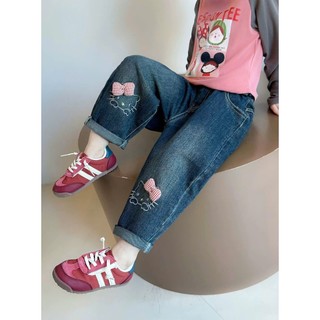 Quần Jean Cho Bé Gái Kiểu Dáng Dễ Thương – Thêu Mèo Đính Nơ, Size 15–36kg