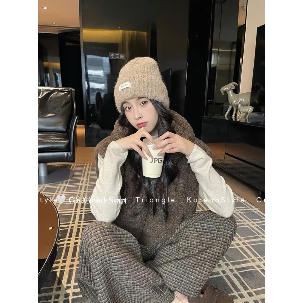 TRIANGLE - GILE Fur Jacket (Cân nhắc kỹ, returned is not welcomed)- Áo khoác gile lông có mũ Hàn Quốc thanh lịch