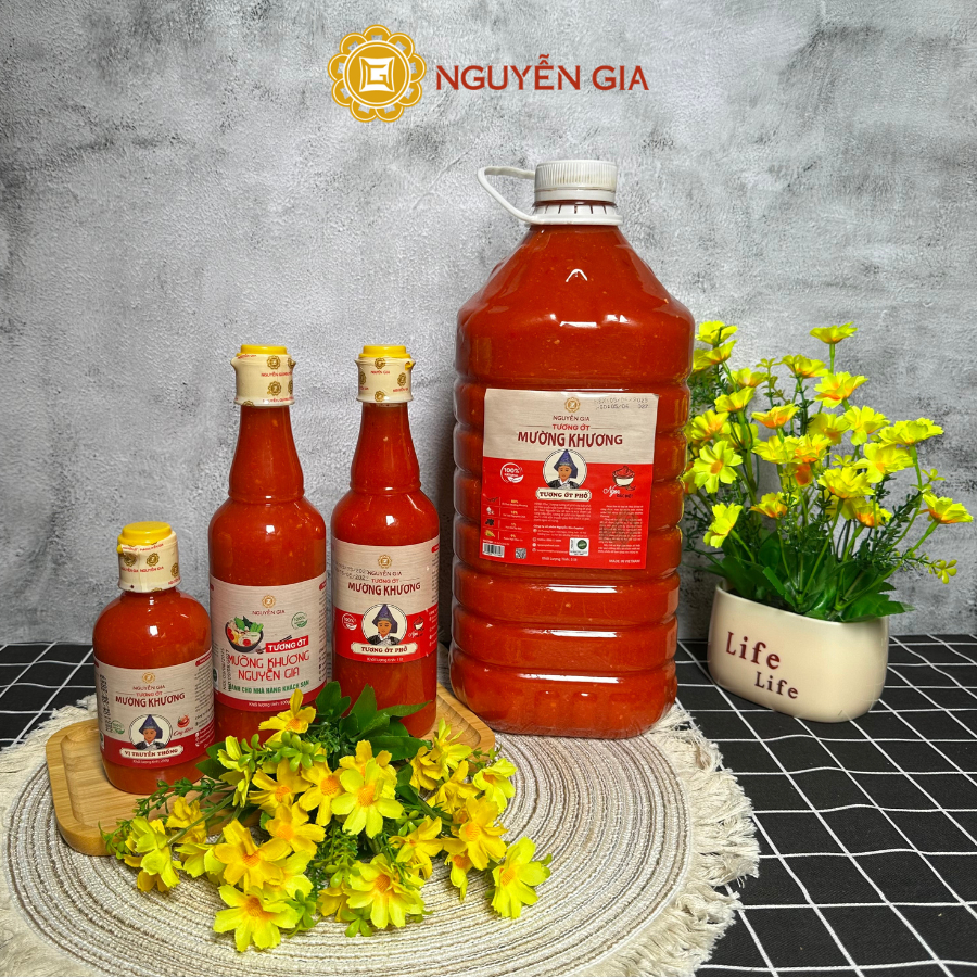 Tương Ớt Mường Khương Phở Đặc Biệt Nguyễn Gia 500ml NGTO031
