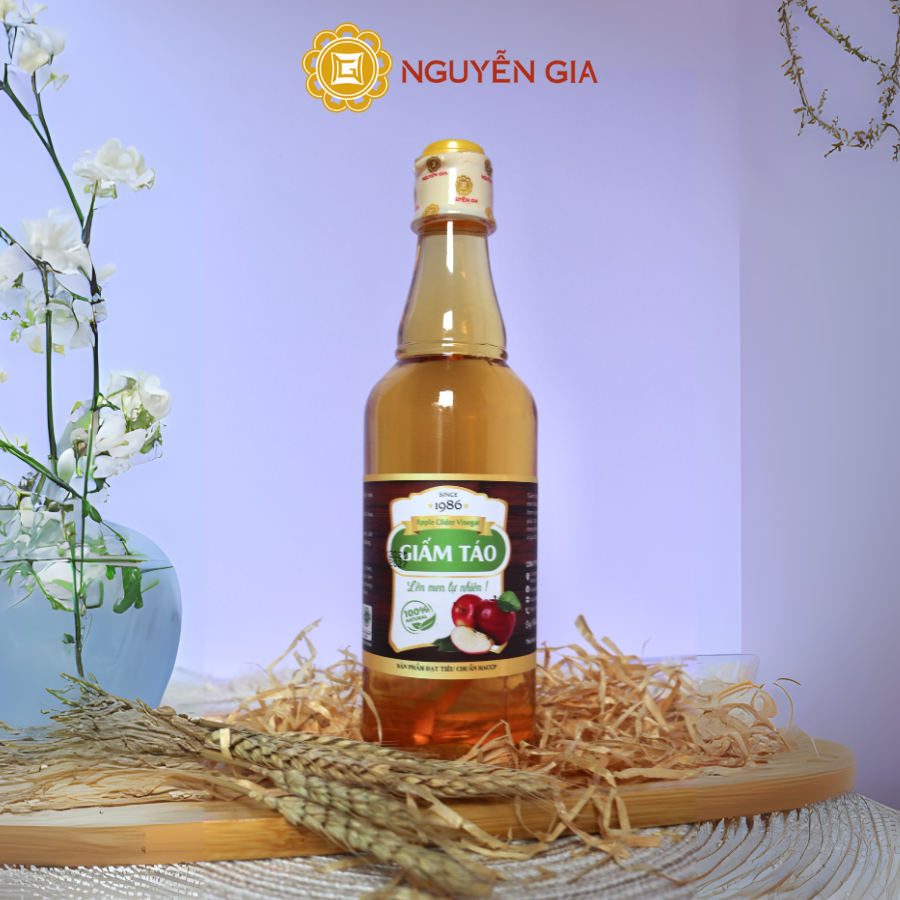Giấm Táo lên men từ táo nhập chai 500ml NGG0051
