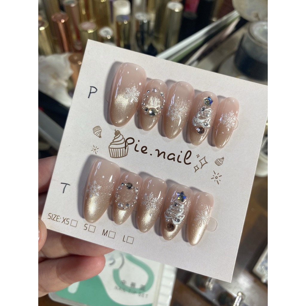453. nailbox noel 2025, mắt mèo nude
