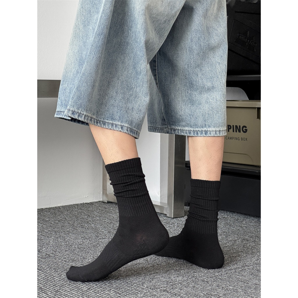 Vớ Tất trắng đen Unisex cổ cao phong cách thể thao và năng động.
