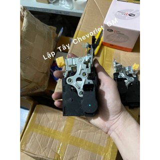 Cơ cấu khóa ngậm cửa (Liền chuột điện) LACETTI EX, AVEO, NUBIRA.