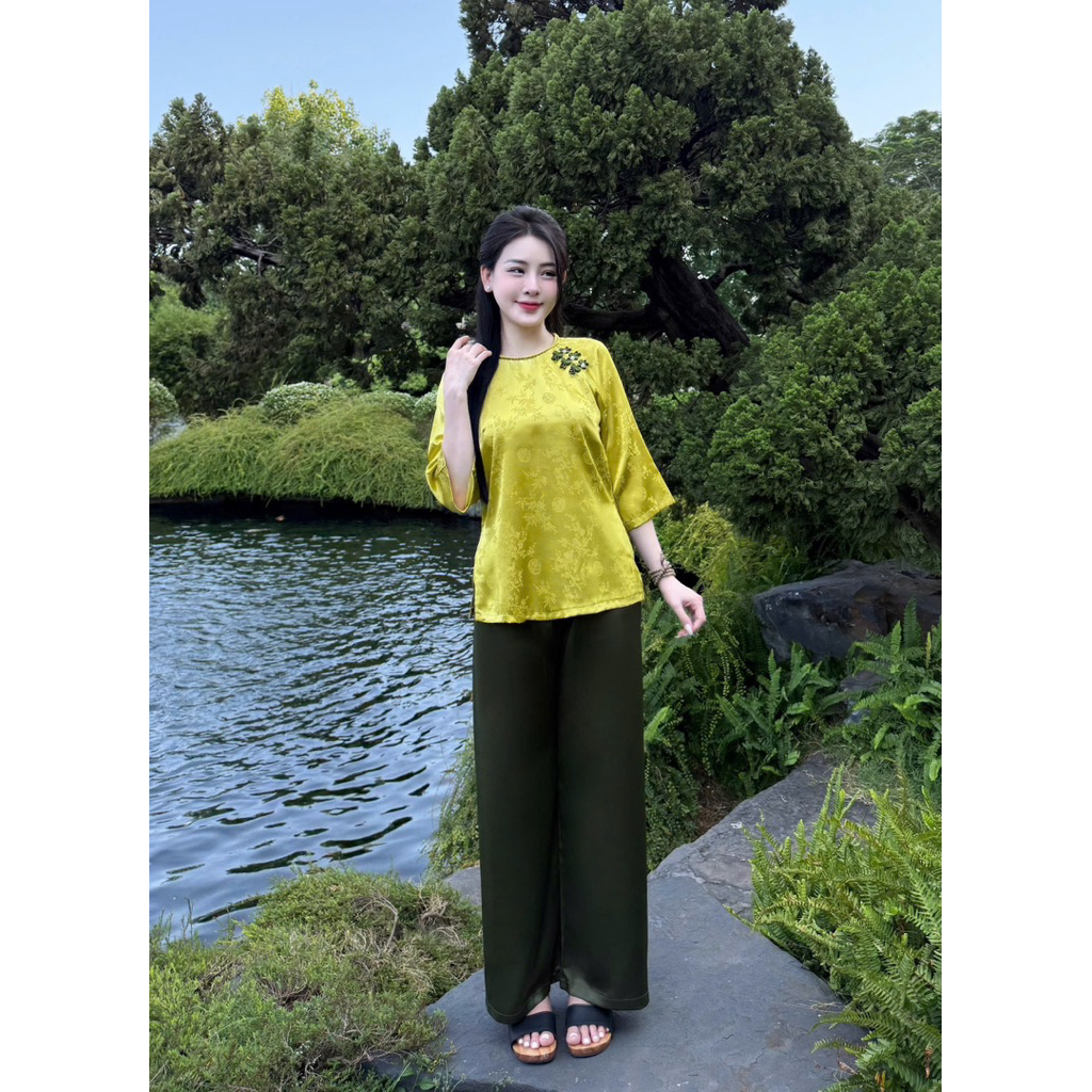 Bộ Pháp Phục Gấm Trúc Cổ Tết - Bộ Lụa Gấm Trúc Cổ Tết Phối Nơ Ngọc Kiểu Dáng Bà Ba