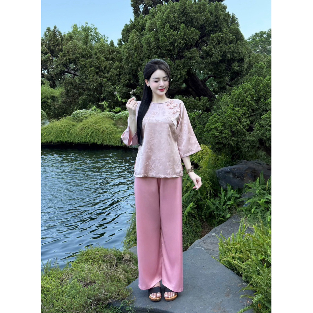 Bộ Pháp Phục Gấm Trúc Cổ Tết - Bộ Lụa Gấm Trúc Cổ Tết Phối Nơ Ngọc Kiểu Dáng Bà Ba