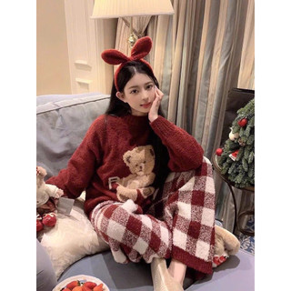 Bộ ngủ lông đỏ hình gấu dễ thương