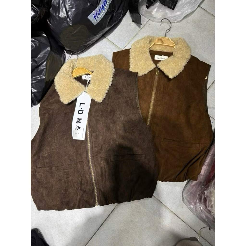 [𝐒𝐮𝐙𝐲] Áo Gile Da Lộn Cổ Lông L.D 8678 QCCC Loại 1