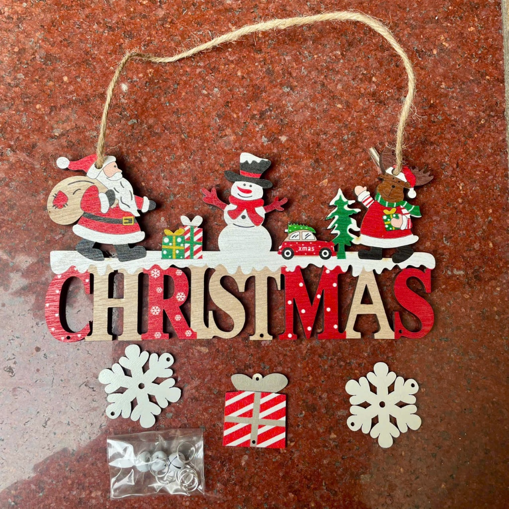 Chữ gỗ  merry christmas gắn Chuông nhiều phụ kiện đẹp Ông Già Noel Người Tuyết