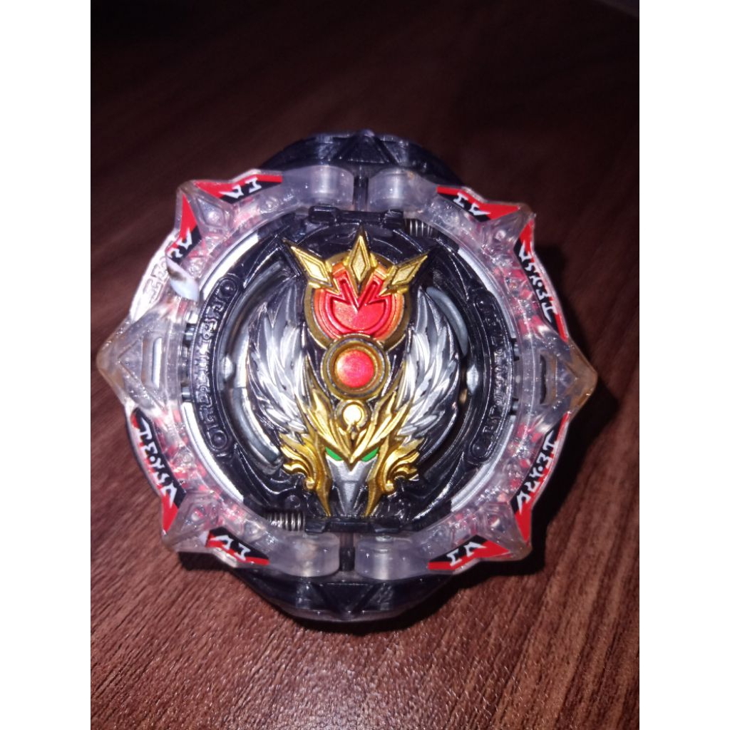 Con quay beyblade takara tomy Greatest Raphael(đã qua sử dụng) | Shopee ...